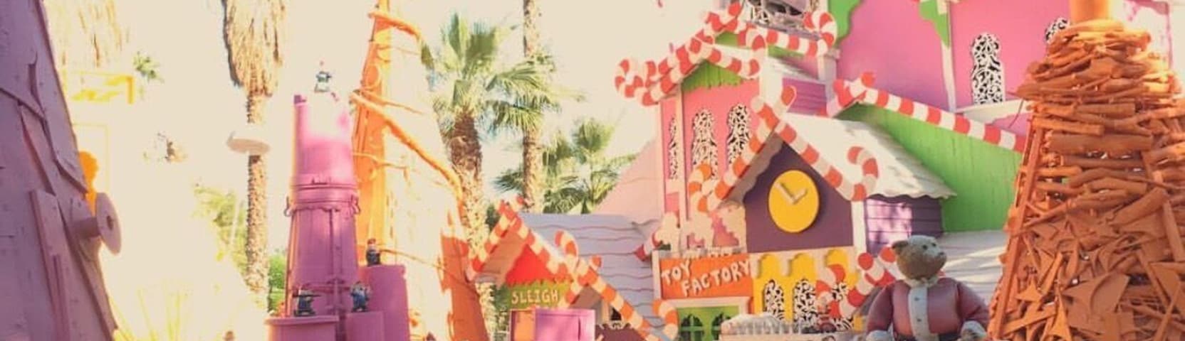 Such an awesome art compound in the most beautiful part of Palm Springs!