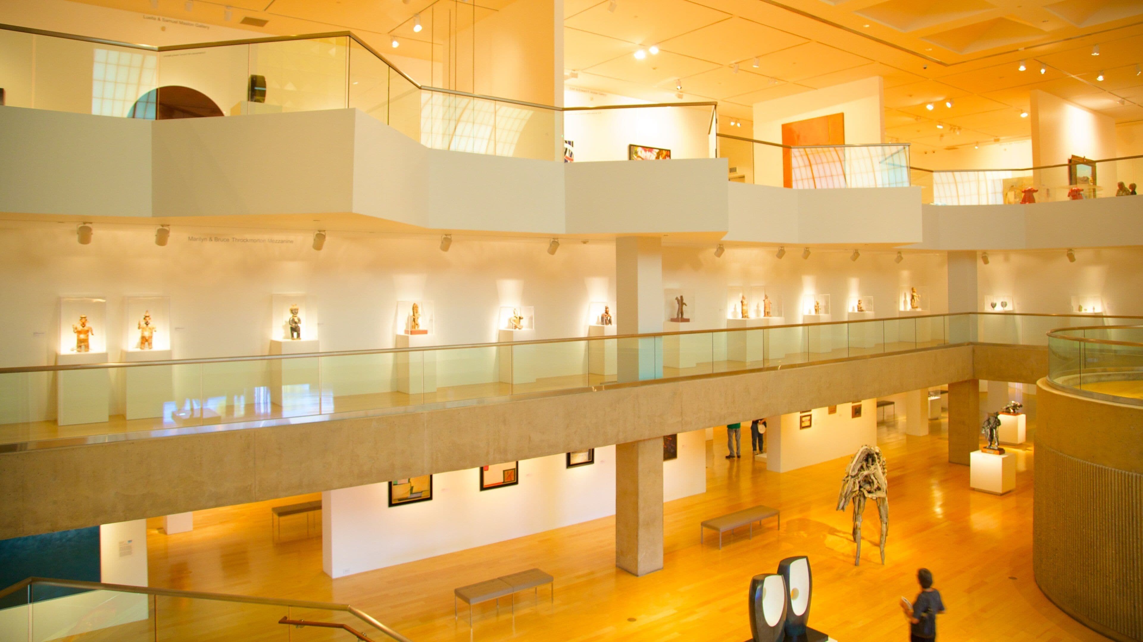 Palm Springs featuring interior views