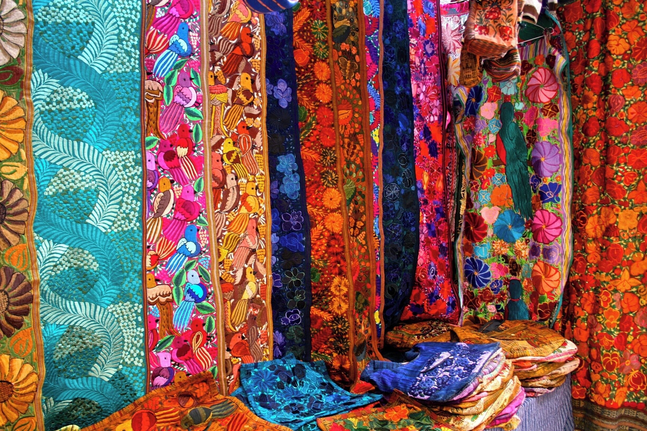 City tour of #Quito, #Ecuador revealed a beautiful city with lots of #architecture, #history, and a few surprises.  If you only have one day in Quito, I highly recommend a city tour that includes #Otavalo #Market with gorgeous #textiles made by proud, hardworking Ecuadorians. The drive thru the countryside and mountains alone is worth it.


#colorful