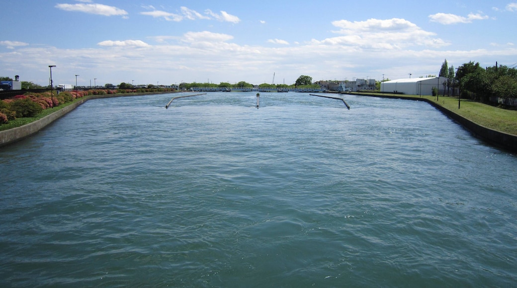 Tone Diversion Weir settling basin.