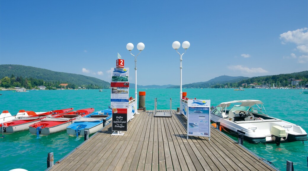 Velden am Wörthersee mostrando una bahía o puerto