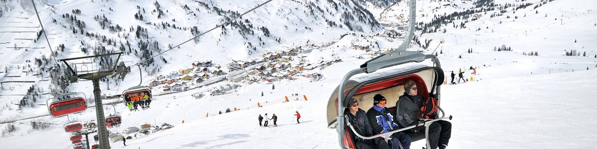 Obertauern welches beinhaltet Skifahren, Schnee und Berge