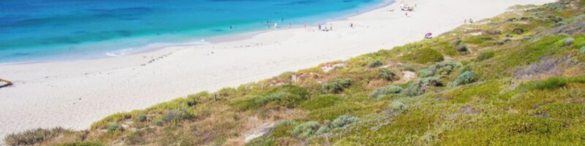 Smiths Beach in the Margaret River region of Western Australia is another one of WA's gorgeous beaches! An expansive flat beach with more of that pure-white sand and beautiful blue water. We enjoyed a few swims here and it seemed one of the more popular beaches in the region.
Besides the bathers I noticed quite a few boogie boarders getting amongst the scene.