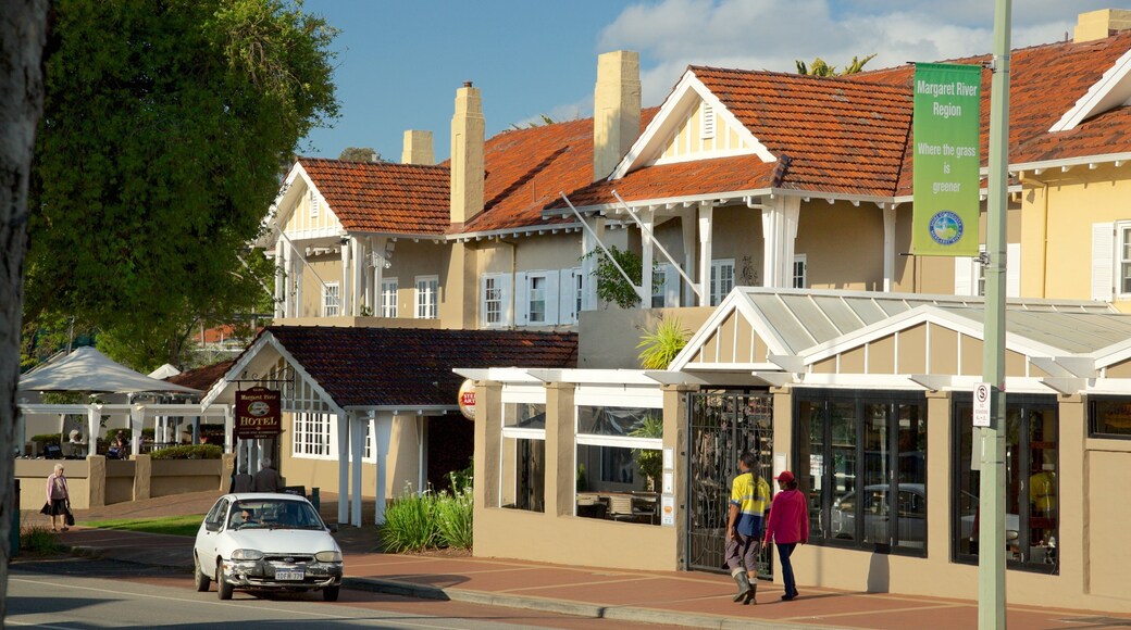 Margaret River featuring street scenes, a small town or village and signage