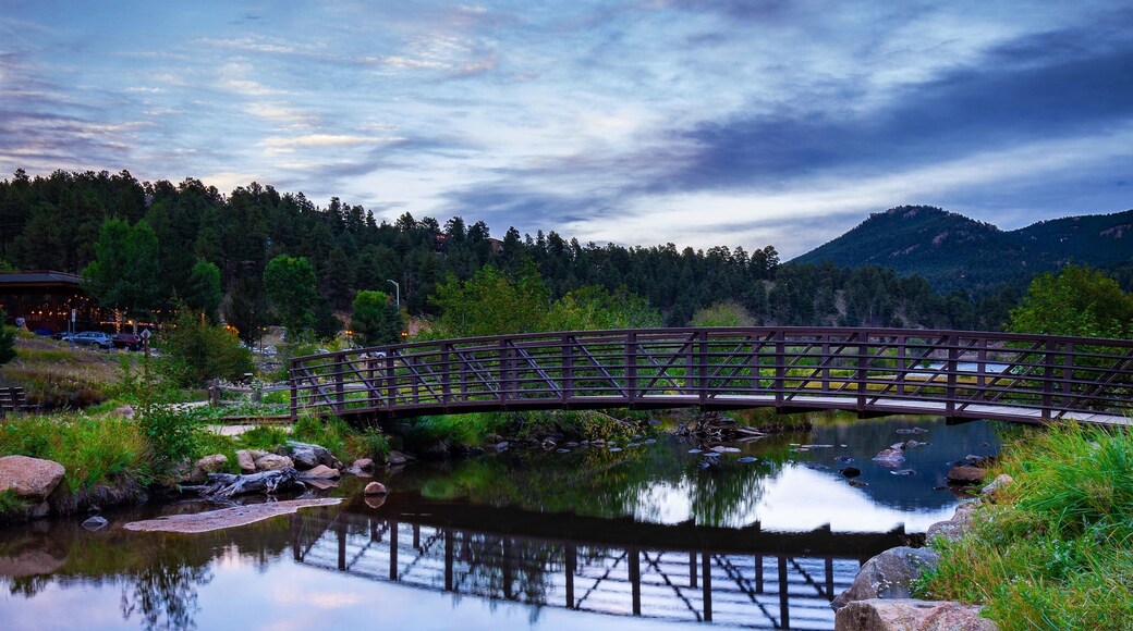 The smoke has finally moved out and our customary beautiful evening skies have returned.