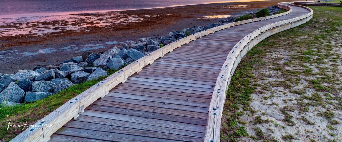 Beautiful Park and worth the drive. Nice spot for sunset photos or just to relax and take
In the beauty. #parks #OBX #LikeALocal