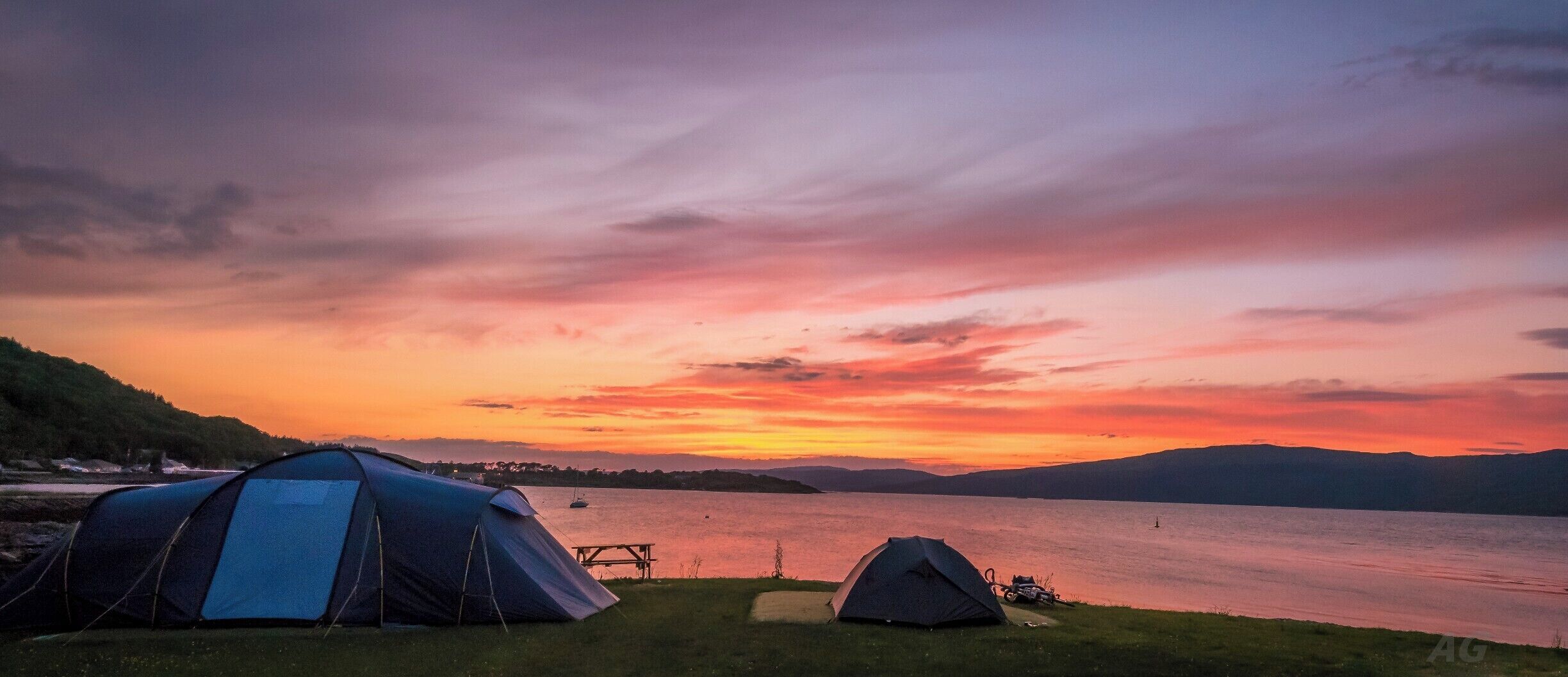 Isle of Mull has some great locations to visit. There are excellent camping locations - this picture was taken from the campground just by the Craignure Ferry Terminal. Sunsets in Scotland during Midsummers are long and colorful if there is a break in the clouds. #colorful #weekend #goldenhour
#camp