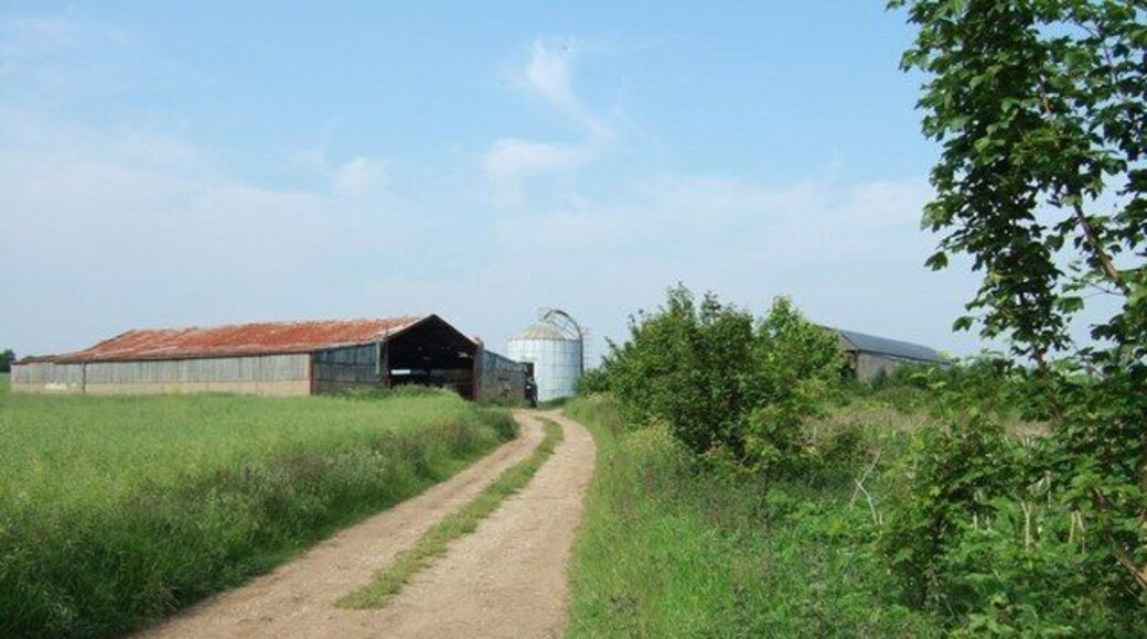 Ground Farm, Hockliffe. The road from the church out to this farm gradually deteriorates until it becomes a muddy track with grass in the middle. It then improves a little just before you reach this farm. The area the farm is in is called "Hockliffe Grounds" hence the name of the farm.