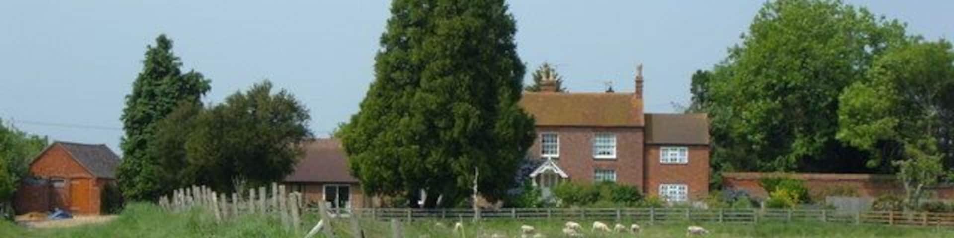 Warren Farm Accessible only from the Dunton Road, Stewkley; the Warren Farm site is now home to several other properties. The image shows the view of Warren Farmhouse from the footpath to the south of the area.