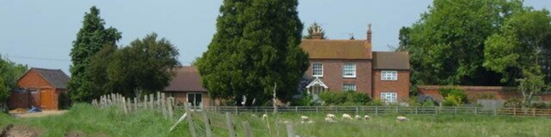 Warren Farm Accessible only from the Dunton Road, Stewkley; the Warren Farm site is now home to several other properties. The image shows the view of Warren Farmhouse from the footpath to the south of the area.