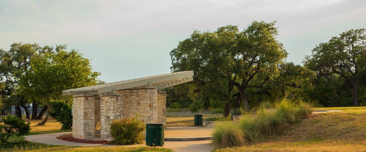 Cedar Park which includes a garden