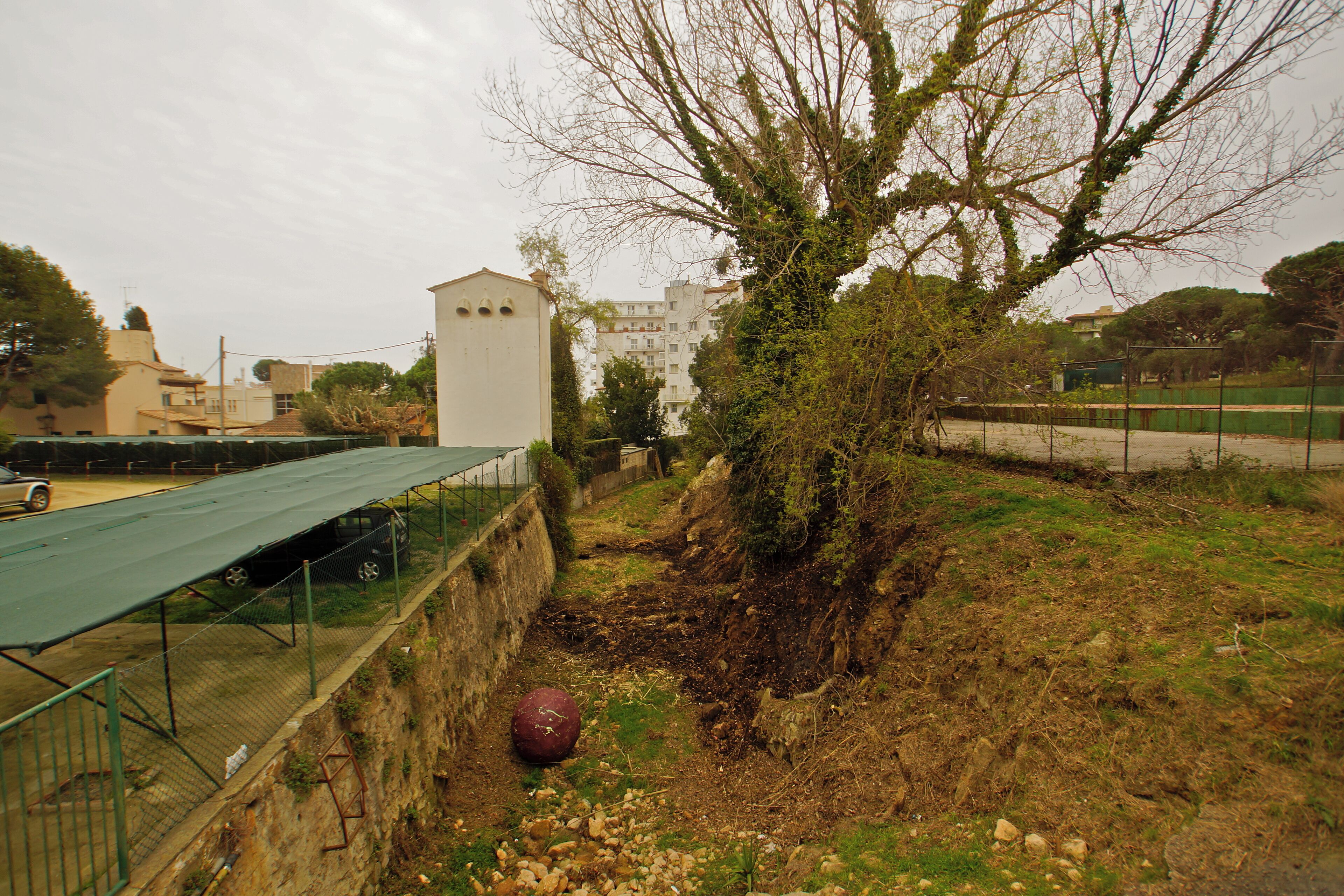 Castell-Platja d'Aro (Platja d'Aro), Catalonia: The Riera de Can Carboner River toward the mouth in the Mediterranean Sea