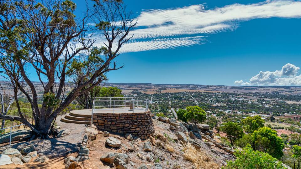 Mount Brown Lookout with views of the town of York and Mt Bakewell