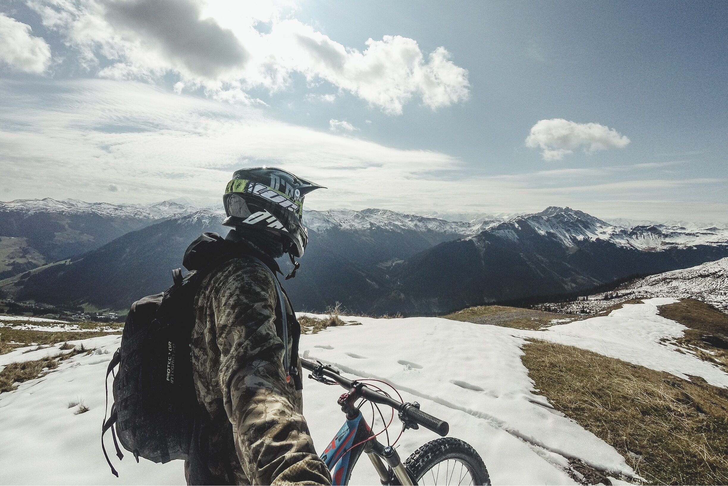 After I took the first 500 hight meter by lift, I had to pedal up another 500 hight meters. 
After a short break and that photo, i rode down a 7 km long trail to "Lengau" 