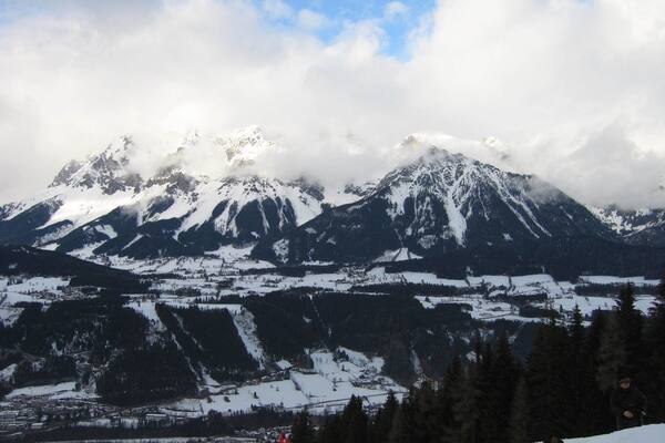 January in Schladming, a lovely winter holiday. This was before I took my photography degree, hence the pictures are not as well composed or exposed...
The view of the Alps are awesome, so high and cold...