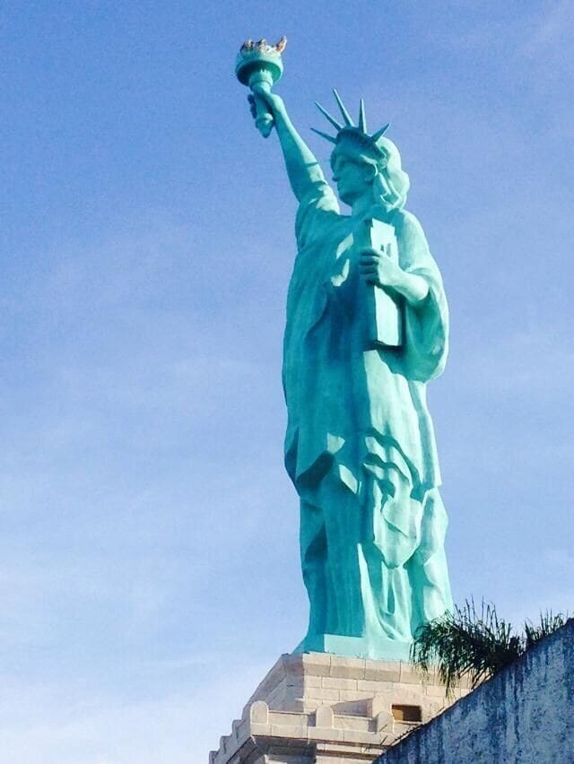 You'd be forgiven for thinking you were in New York, however this is Sorocaba in São Paulo. It lights up at night and can be seen all over the city.