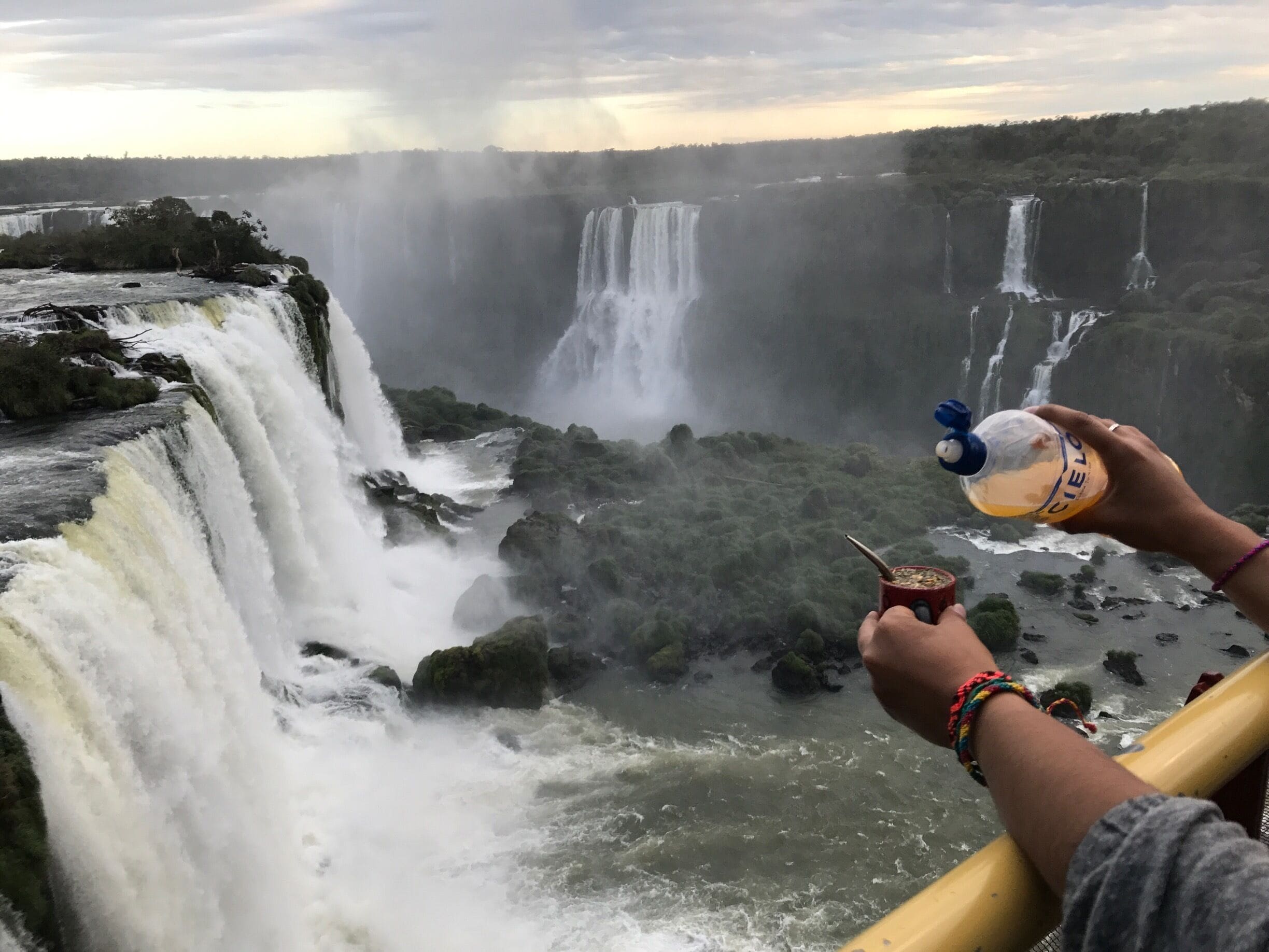 Time for a Tereré while marveling at the iguazu falls on the Brazilian side. Tereré is an infusion of yierba mate prepared with chold water and some juice. 