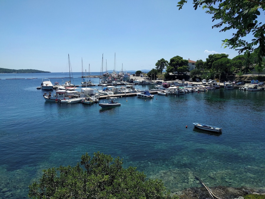 If you haven't been to Greece,it is time to feel this magic! It's beautiful and it has a delicious food!