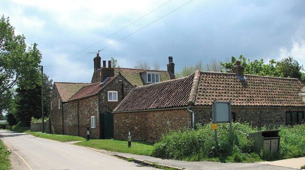 View south along Beach Road