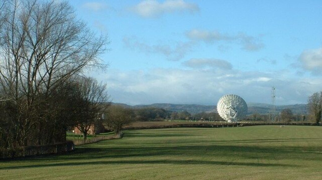 Farmland and MERLIN telescope: This telescope, located in Knockin, is one of six in the MERLIN array. MERLIN stands for the Multi-Element Radio-Linked Interferometer Network, Jodrell Bank's array of observing stations that together form a powerful telescope with an effective aperture of over 217 kilometres. Note: The dish is situated in the adjacent square.