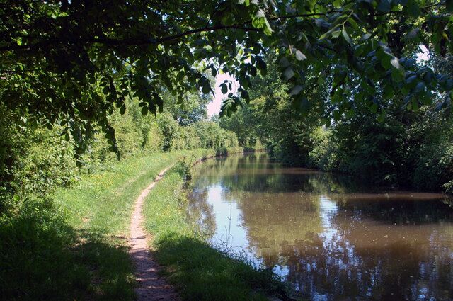 A quiet moment on the Llangollen Canal.