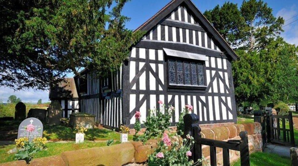 Melverley Church St Peter's Church stands on the banks of the River Vyrnwy; it is the oldest of its kind in Shropshire. The church was rebuilt in 1406 after Owain Glyndŵr burnt it to the ground. The church has a Jacobean pulpit and a chained bible.