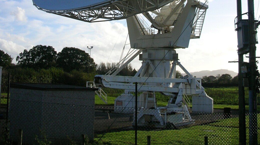 Photograph of Knockin radio telescope, Knockin, Shropshire, England