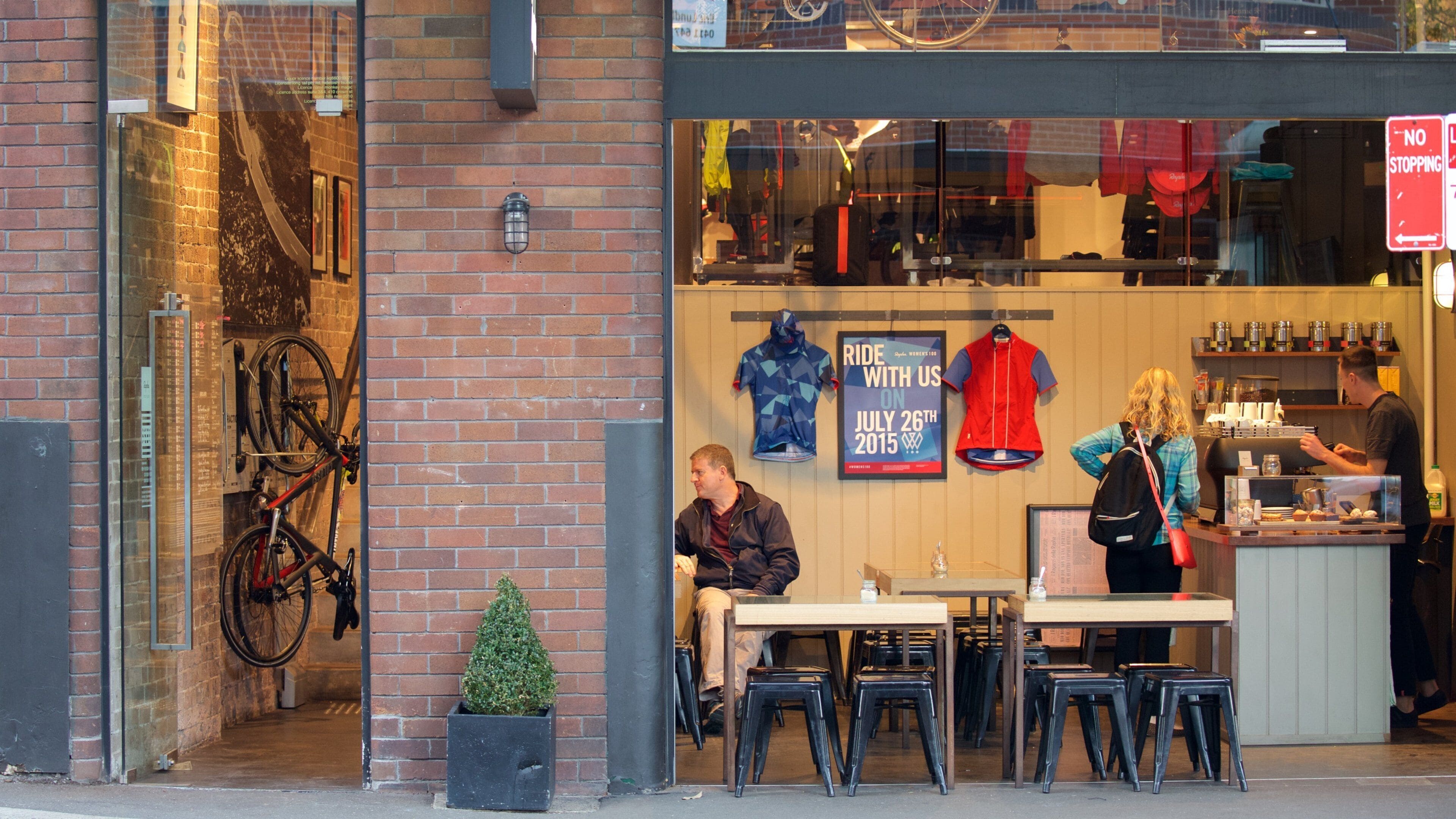 Surry Hills which includes cafe lifestyle