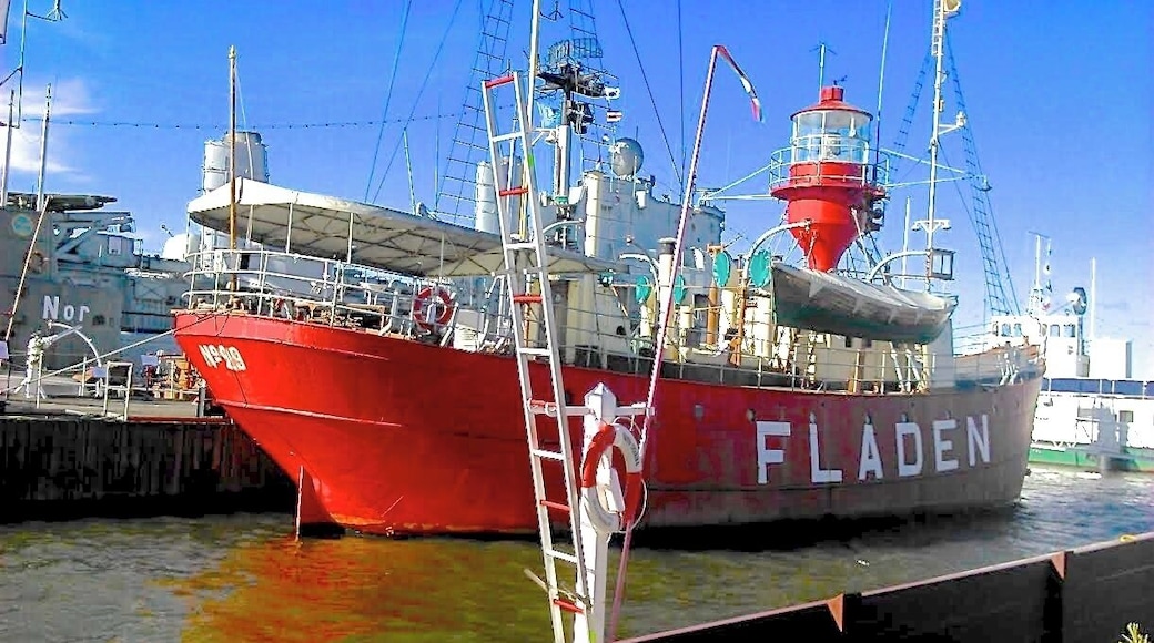 "Maritiman" Ship Museum, at "Packhuskajen" in the harbour.
Here again the lighthouse ship "Fladen", Built in 1915 in Stockholm, Sweden, she was in use until 1969 when she was substituted with a normal lighthouse. The crew of eight men, were out at sea in periods of four to six weeks. Renovated twice during her active years, the ship had a thorough renovation before she became a museum ship.
FOR MORE INFO:
www.maritiman.se (You can chose Swedish, English or German text, and there is a description of all the ships.)