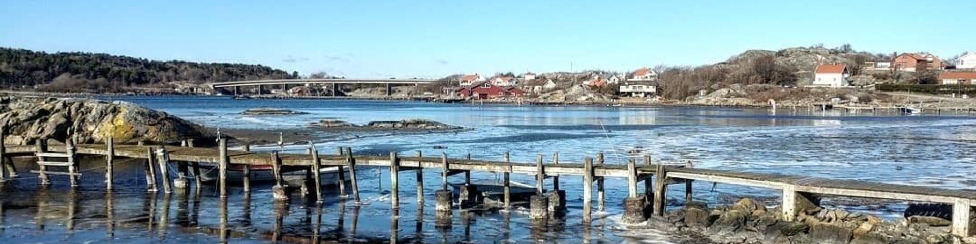 Don't miss out the picturesque walk from Donsö to Styrsö when you visit the Gothenburg archipelago! 
Although might be nice with a picnic during the summer time, the frozen coastline in winter is also breathtaking.
#lifeatexpedia #wewhotravel #göteborg #gothenburg #sweden #wanderlust