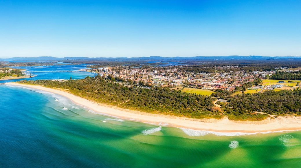 D Forster Sea 9 mile close pan