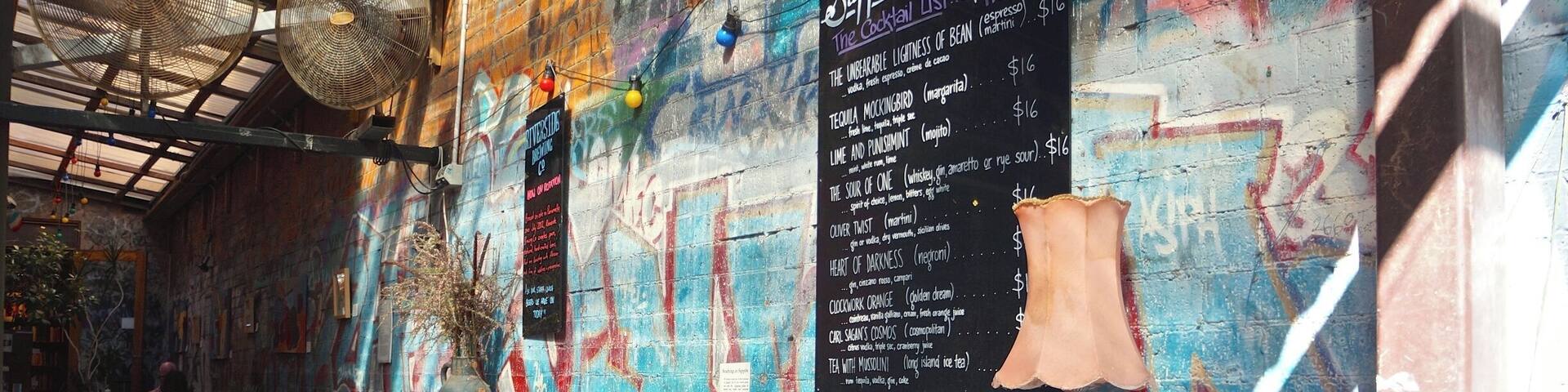 For a lovely place to while away an afternoon with a book try the sappho cafe. The courtyard cafe sits behind a bookshop so you can buy something to read with your coffee!
www.cheskiesgaplife.com/local-tips-72-hours-sydney
#colorful