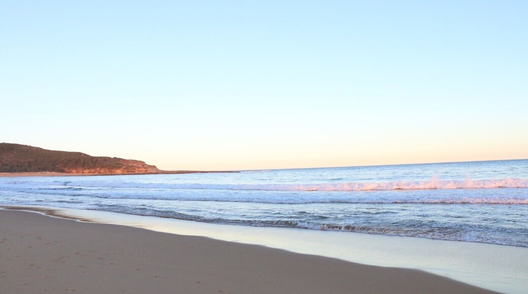 Love the colours of the Sunset on the "layers" of waves coming in. Pristine and beautiful.
#HiddenGems #PrettyBeach #LifeAtExpedia