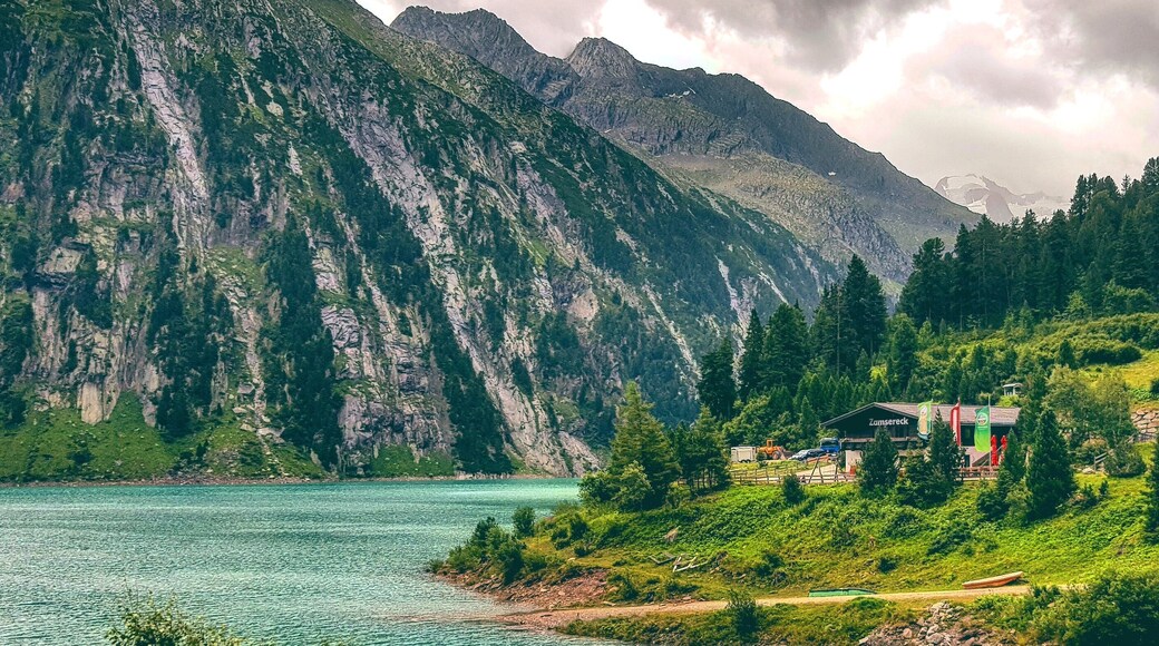 Refuge of Zamsereck
#swingpiano #nature #culture #phototravel #green #forest #austria #osterreich