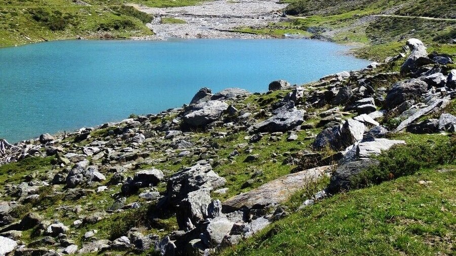 #TroveOn The nearby hike was closed due to recent rains, but the walk around this lake