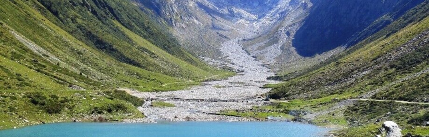#TroveOn The nearby hike was closed due to recent rains, but the walk around this lake (Lake Schlegeisspeicher) wasn't a bad alternative!