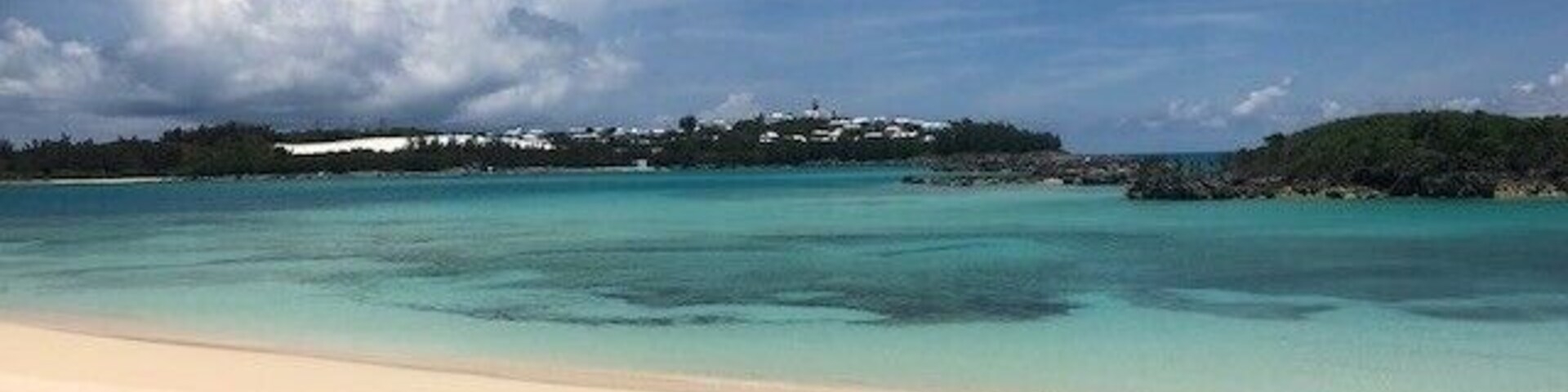 This is a cozy beach on the far side of Bermuda. Seems untouched to mankind and barely anyone knew it was there. At most we only saw 4 other people the entire day spent here.
#LifeAtExpedia