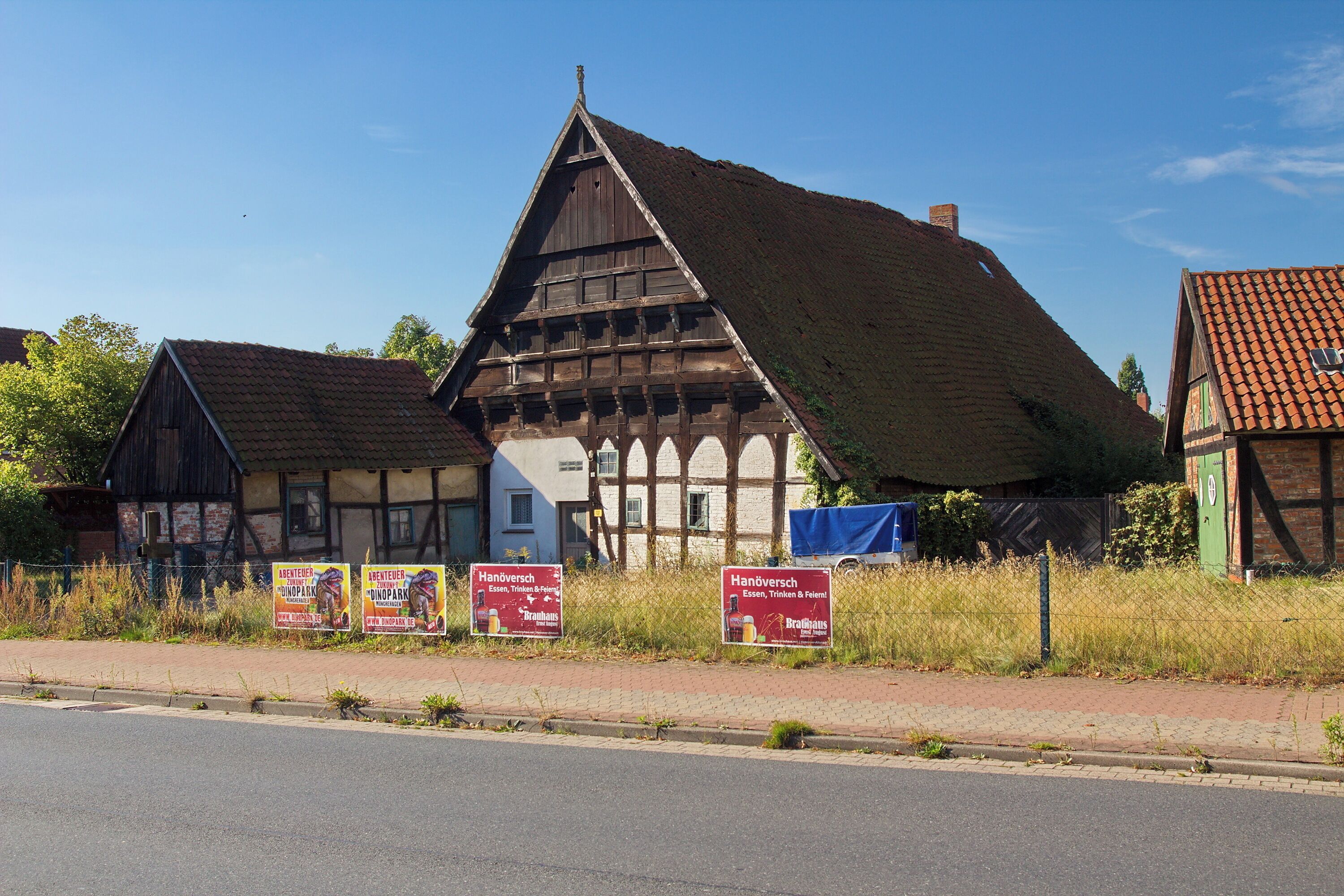 Denkmalgeschütztes Fachwerkhaus in der Dammstraße 11 in Großburgwedel (Burgwedel), Niedersachsen, Deutschland.
