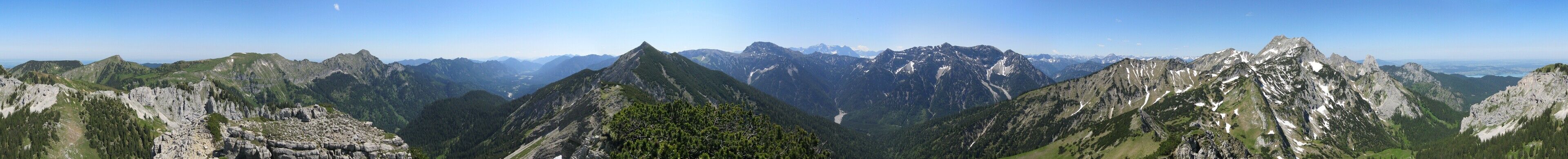 Gipfelpanorama vom Lösertalkopf in den Ammergauer Alpen