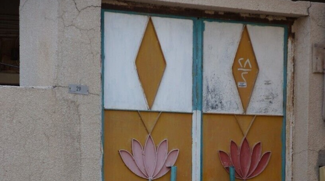 The drive along the coast from Khasab is cliff-hugging and stunning. When you reach Qadah village - an old ruinous village that also has newer, inhabited houses among it, stop and have a look around. All around here are the beautiful doors and gates that are unique to the Middle East.