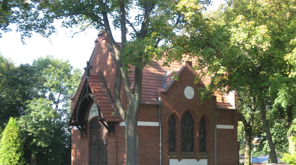 unter Denkmalschutz stehende Friedhofskapelle in Liebenwalde, Ansicht von der Hammerallee aus