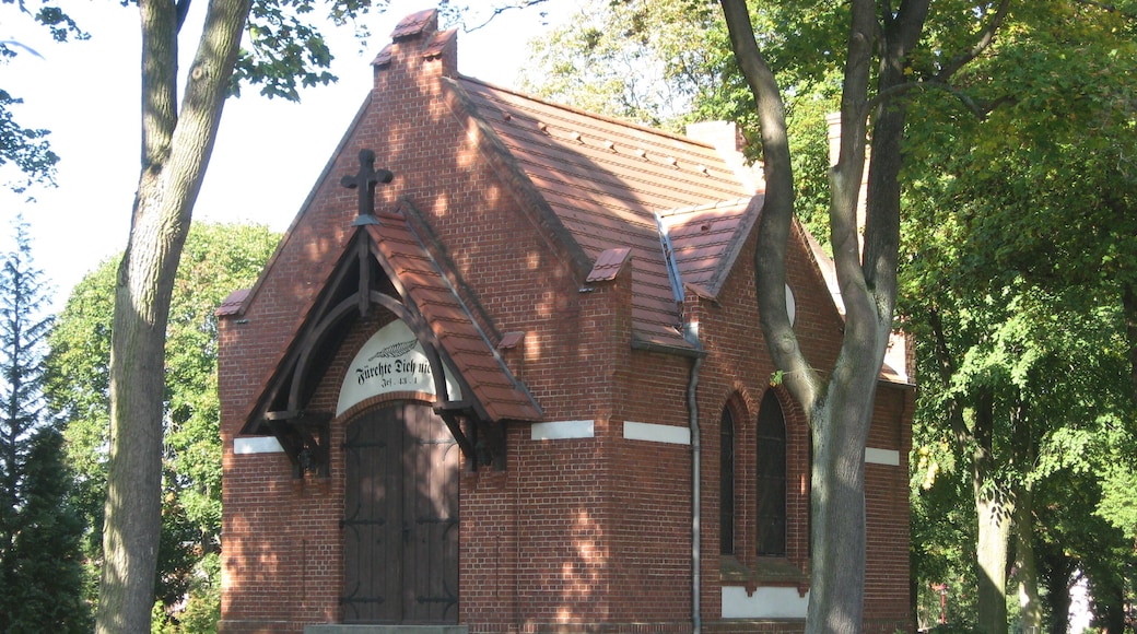 unter Denkmalschutz stehende Friedhofskapelle in Liebenwalde, Ansicht von der Hammerallee aus