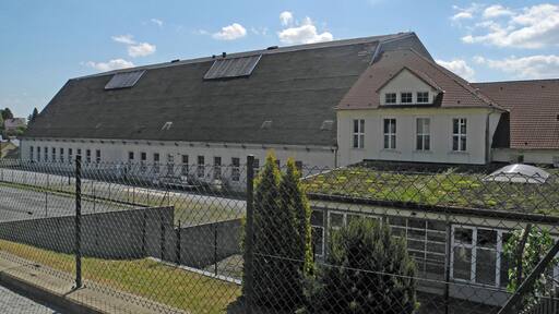 Ehem. Luftschiffhalle von Dresden-Kaditz, jetzt genutzt als Lager in der Weinbrennerei in Wilthen, Zittauer Straße 67