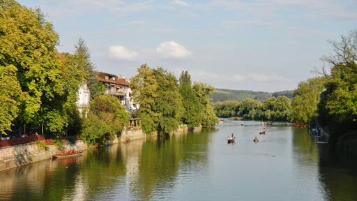 Beim 366 km langen Neckartalradweg: Blick von der Neckarbrücke Richtung Osten