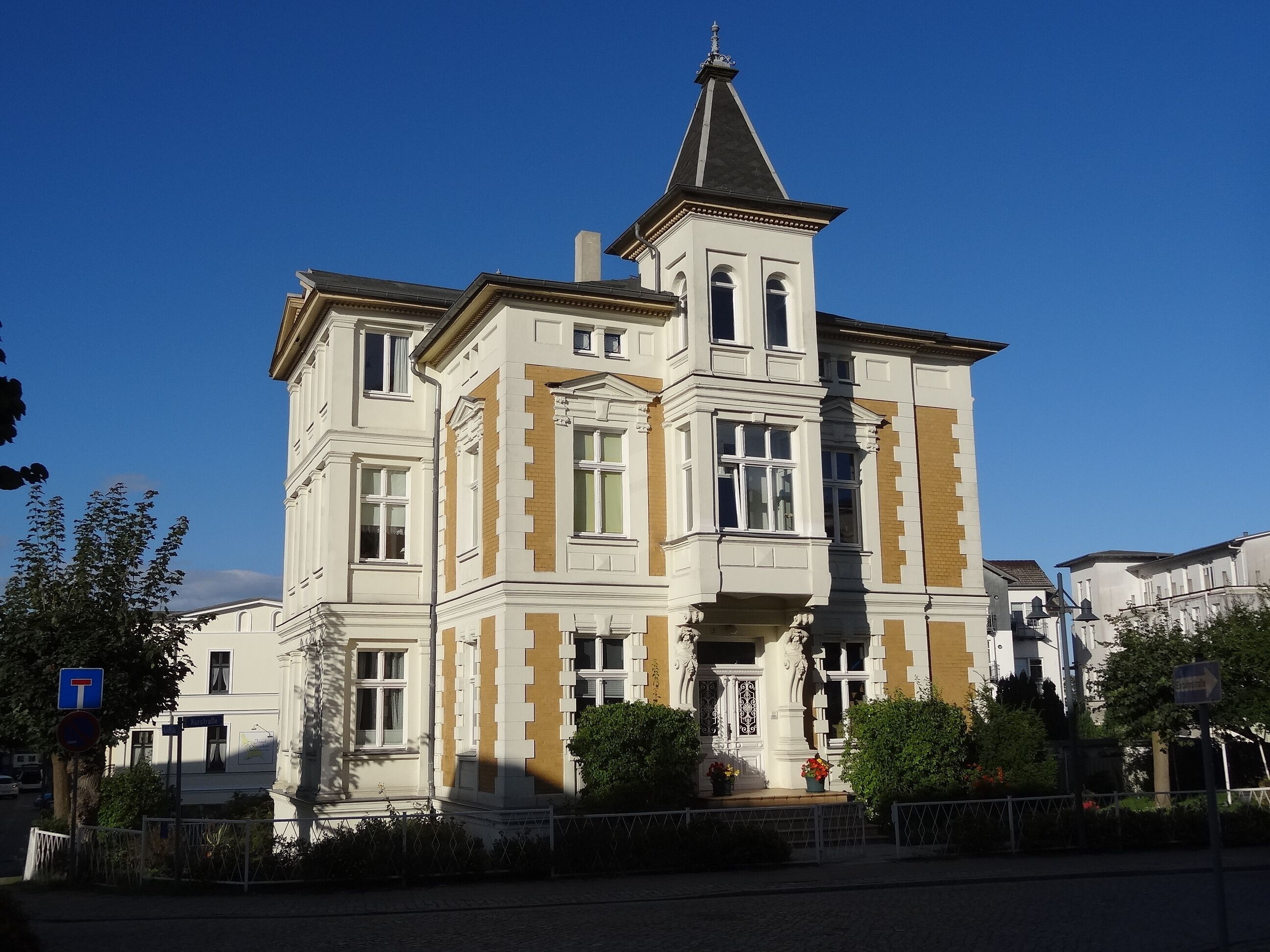 Kurstraße 2 (Ahlbeck)