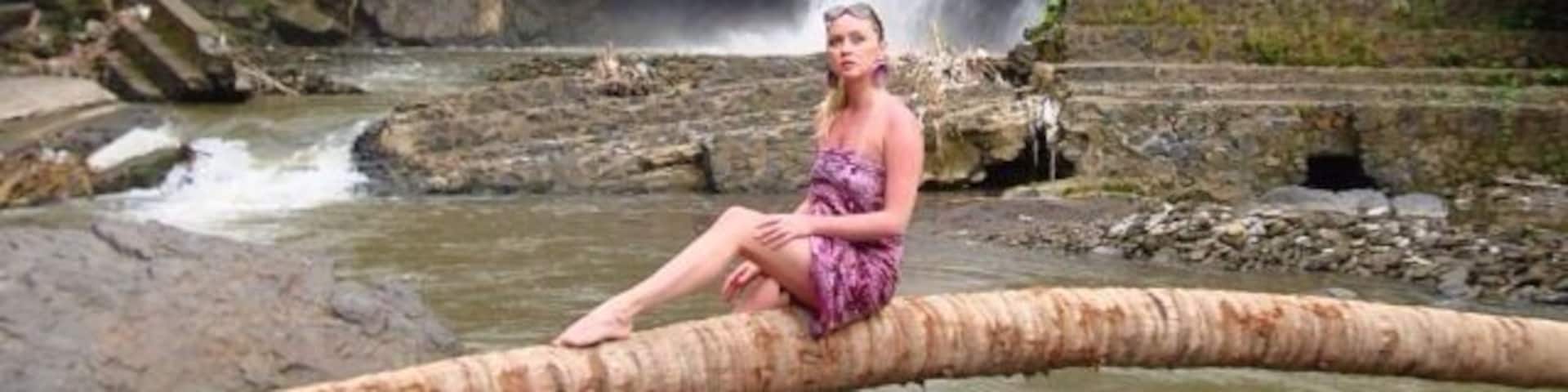 This waterfall that is located closest to the city of Denpasar and the only waterfall that is located not in the highlands or mountains. Tegenungan Waterfall located in the Tegenungan Kemenuh village, District Sukawati, Gianyar. The distance is only about 16 km from Denpasar or 30 minute drive. River waterfall in Petanu Tukad is quite unique. Although not so high (only about four feet tall), water flow is very heavy. The water is also clean and clear. It is suitable for bathing or just playing around water.