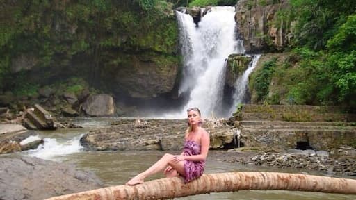 This waterfall that is located closest to the city of Denpasar and the only waterfall that is located not in the highlands or mountains. Tegenungan Waterfall located in the Tegenungan Kemenuh village, District Sukawati, Gianyar. The distance is only about 16 km from Denpasar or 30 minute drive. River waterfall in Petanu Tukad is quite unique. Although not so high (only about four feet tall), water flow is very heavy. The water is also clean and clear. It is suitable for bathing or just playing around water.