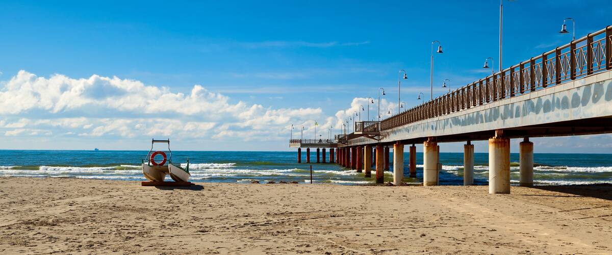 tonfano pier view