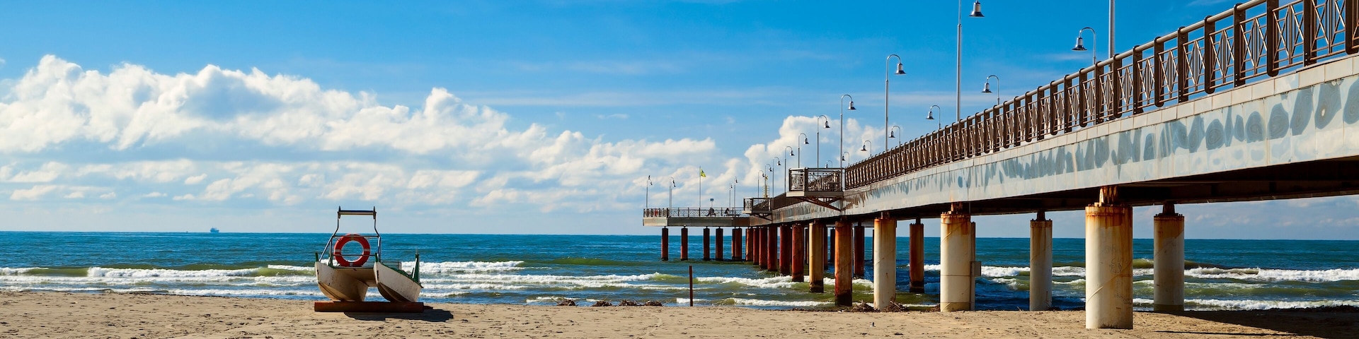 tonfano pier view