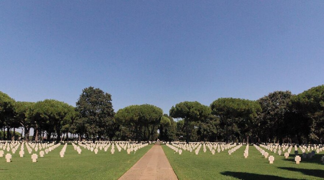 Deutscher Soldatenfriedhof Pomezia2011